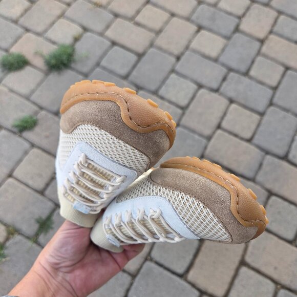 Womens Sz 6.5 Born "Aire" Lightweight Tan Suede & Knit Slip-on Sneakers NWOT - Picture 4 of 10